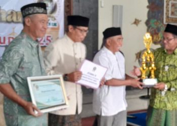 Membanggakan, Baru Kali Pertama Ikut DMI Gresik Award, Masjid Baitul Amin Kedanyang Langsung Juara II