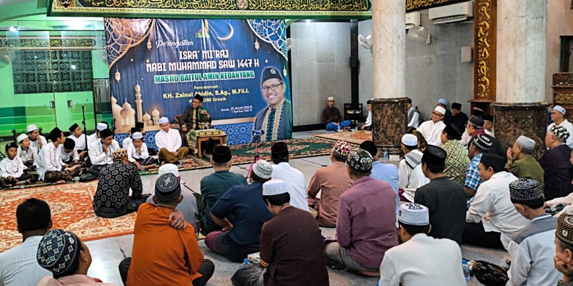 Pengajian Isra’ Mi’raj di Masjid Baitul Amin Kedanyang, KH Zainal Abidin: Jadikan Salat sebagai Solusi Problem Kehidupan