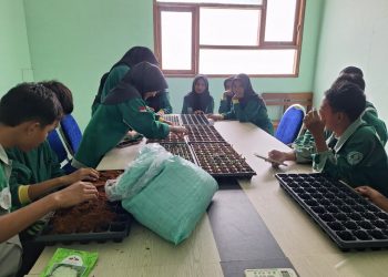 SMK Muhammadiyah 5 Gresik Andil dalam  SIKAP Serentak Se-Jatim melalui Penyemaian Bibit