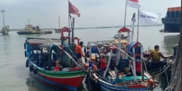 Satpolairud Polres Gresik Amankan 3 Kapal Nelayan Pengguna Jaring Trawl di Karang Jamuang