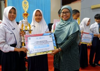 SMP Negeri 1 Sukodono Juara I Lomba Lampu Hias ‘Cahaya Mimpi Anak Negeri’