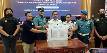 Dua WNA China Disanksi Deportasi, Ketahuan Mencuri Uang Dipesawat