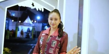 Tampil Memukau, Syakirah Ashillah Peragakan Busana Karya UMKM Tanggulangin Berbasis Kulit dan Wastra Lokal