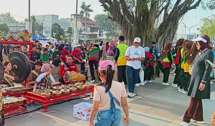 Sekda Sidoarjo Terpukau Melihat Tampilan Karawitan Siswa SMP Negeri 5 Sidoarjo