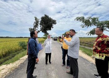 WabupBojonegoro Sidak Jalan BKKD Ngampal, Proyek 2 Miliar Wajib Dibangun Ulang Gegara Tidak Standard