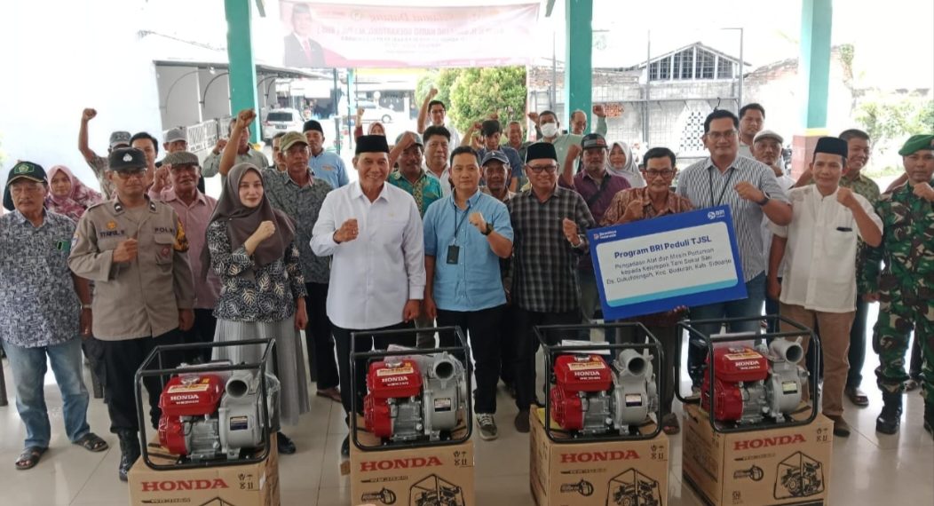 BHS Bersama BRI Salurkan Bantuan Empat Pompa Air Untuk Petani Dukuh Tengah
