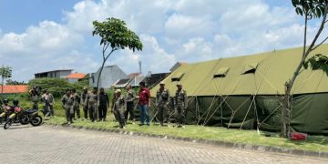 Sat Pol PP Sidoarjo Siaga 24 Jam di Perbatasan Perumahan MC dan MR