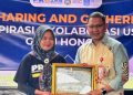 Luluk Yusni’ah Guru SMA Negeri 1 Taman Raih ‘The Best 30 Top Usaha Guru’ Se Jawa Timur