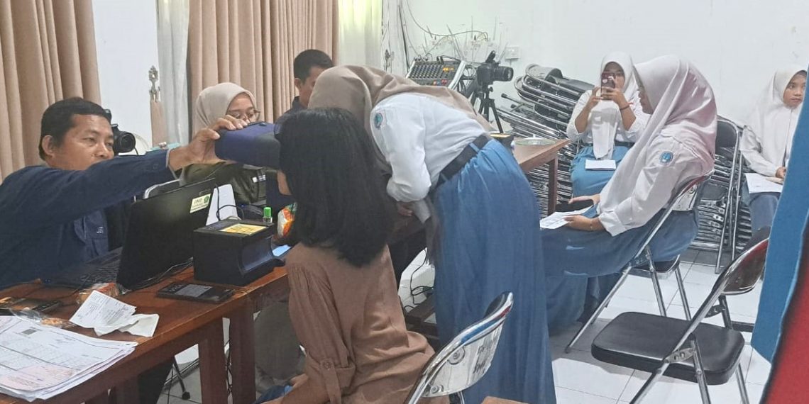 SMA Negeri 3 Sidoarjo Dukung Pemerintah Fasilitasi Siswanya Perekaman E-KTP Pemula