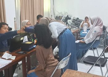 SMA Negeri 3 Sidoarjo Dukung Pemerintah Fasilitasi Perekaman E-KTP Pemula