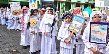 Siswa SD Al Falah Darussalam Keliling Desa Lakukan ‘Tarhib Ramadhan’