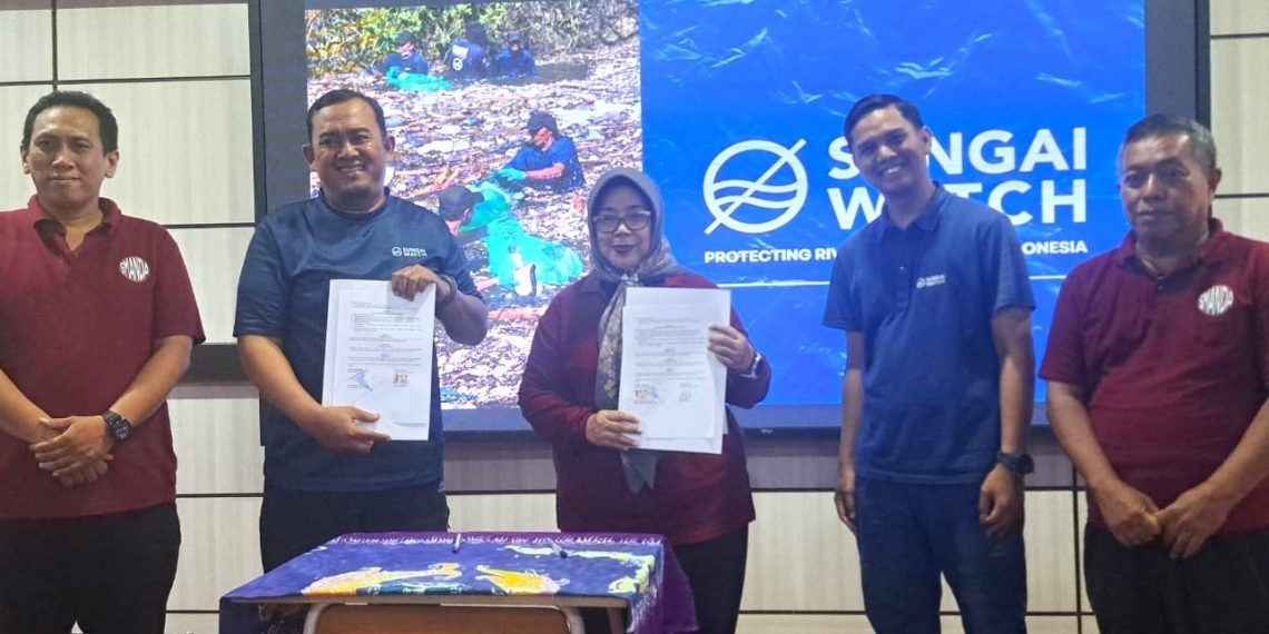 Edukasi Bersih Lingkungan, SMA Negeri 2 Sidoarjo Gandeng ‘Sungai Watch Indonesia’