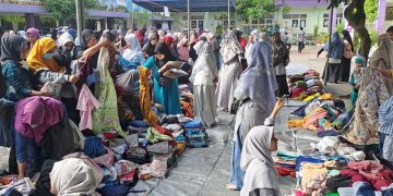 Warga Sukodono Berebut ‘BARBEKU’ Karya Program Nufi Charity  