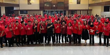 DPC PDIP Surabaya Peringati Nuzulul Qur’an dan Berbagi Parcel Lebaran