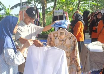 YBS Sidoarjo Gelar Indahnya Berbagi, Tebus Pakaian Murah 95 Persen Terjual