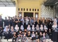 Keakraban Tanpa Batas, Halal Bihalal Keluarga Besar SDN 94 Gresik dan TK Dharma Wanita Balongtunjung Berbalut Busana Hitam Elegan