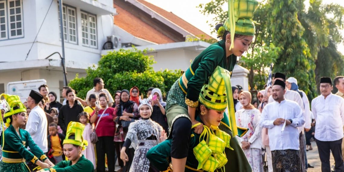 Jelang Kontes Bandeng Kawak 2026, Pemkab Gresik Gelar Kirab Budaya