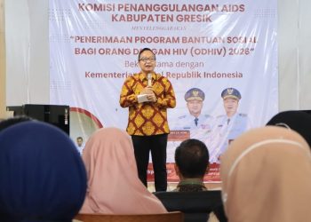 Belasan ODHIV di Gresik Terima Bantuan Usaha, Wabup Alif Tekankan Pendampingan Berkelanjutan