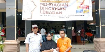 PT Megasurya Mas Bagi Bingkisan Lebaran untuk warga Tambakrejo dan Tambak Sawah