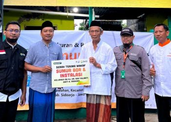 Wakaf Sumur Bor Keluarga Hj.dr. Rini Yulianti Hadirkan Air Bersih di Desa Sawohan