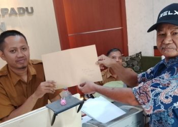Tidak Transparan, Warga Ajukan Permohonan Dokumen APBDes Banjarkemantren