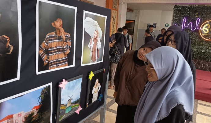 Siswa DKV SMK YPM 8 Sidoarjo Pamerkan Karya TA UKK Bertajuk ‘AKSARA PURA’