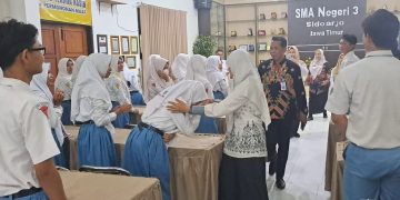 Komisi X DPR RI Pastikan PIP Siswa SMA Negeri 3 Sidoarjo Tepat Sasaran