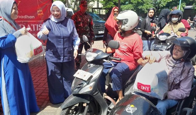 DNY Skincare Bagikan 2.600 Bingkisan Lebaran Untuk Dhuafa dan Disabilitas