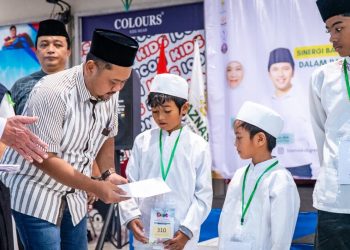 BAZNAS Gresik Gelar OASE, 300 Anak Yatim Belanja Baju Lebaran bersama Bupati