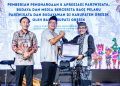Wabup Gresik Serahkan Penghargaan kepada 30 Insan Pariwisata dan Budaya