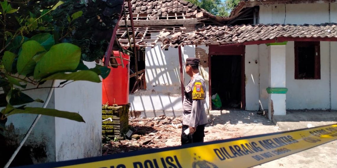 Ledakan di Kediri Diduga Berkaitan dengan Paket Online, Polisi Dalami Asal Serbuk Mercon