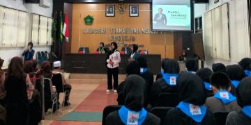 Wise Verda SMKN 2 Buduran Beri Pelatihan Public Speaking Siswa MTsN dan SMP Yos