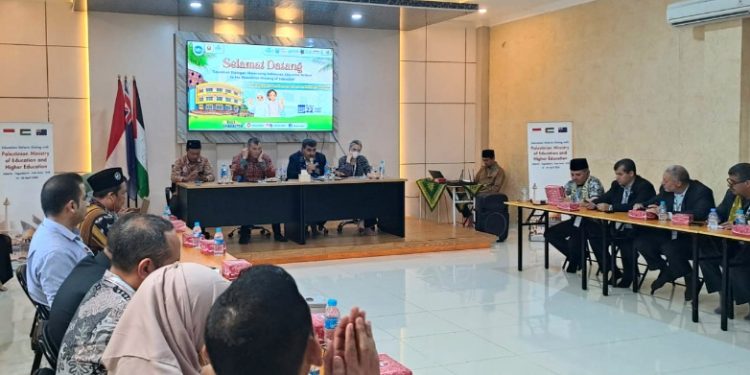 Delegasi Pendidikan Tinggi Otoritas Palestina Terkesan Dengan Proses Pembelarajan di SD MICA