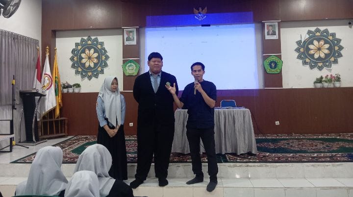 Dosen FEB UMG Jadi Narasumber Pelatihan Penguatan Karakter Kewirausahaan di SMK Nurul Islam Gresik