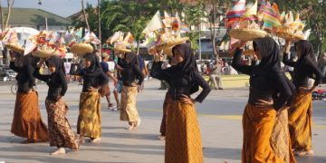 Sekda Sidoarjo Beri Apresiasi SMP Negeri 1 Sukodono Tampilkan Seni Budaya di CFD