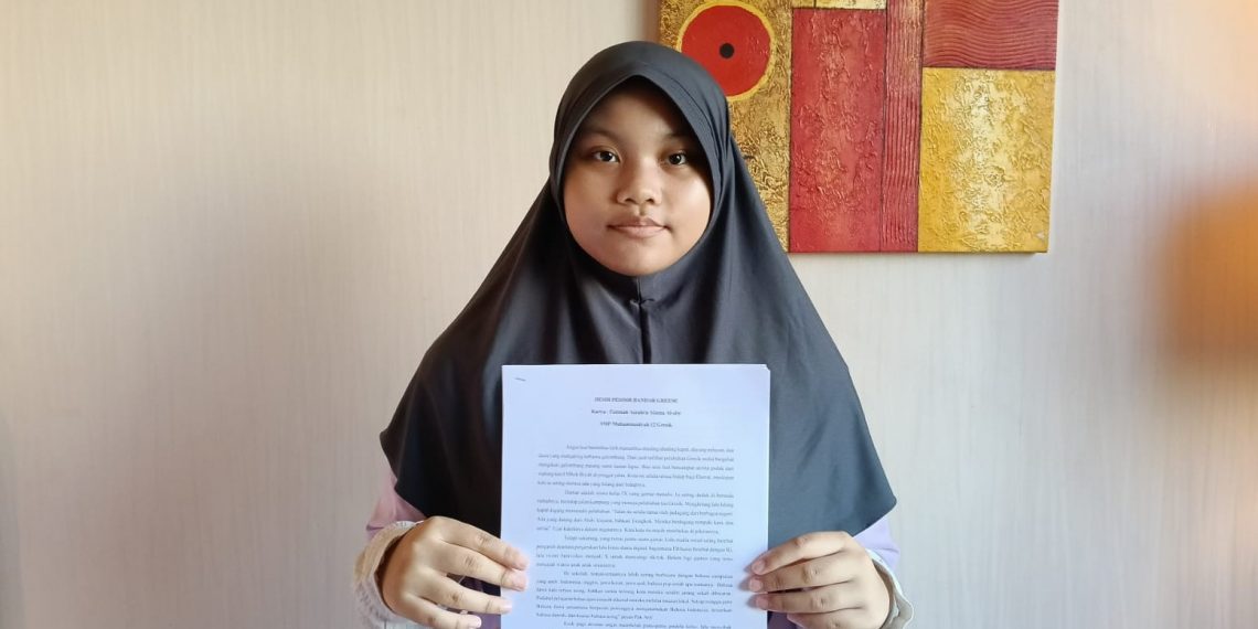 Cerpen ‘Desir Pesisir Bandar Grisse’ Antarkan Siswa Spemdalas Azza Alzena Jadi Juara Nasional
