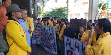 Puluhan Mahasiswa Tuntut Manajemen ITICM Sidoarjo: Evaluasi Pembenahan