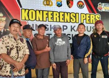 Datangi Mapolresta Sidoarjo, Penyidik Janji Selesaikan Berkas Perkara Kasus Pemotongan BLTS Kesra Desa Banjarkemantren