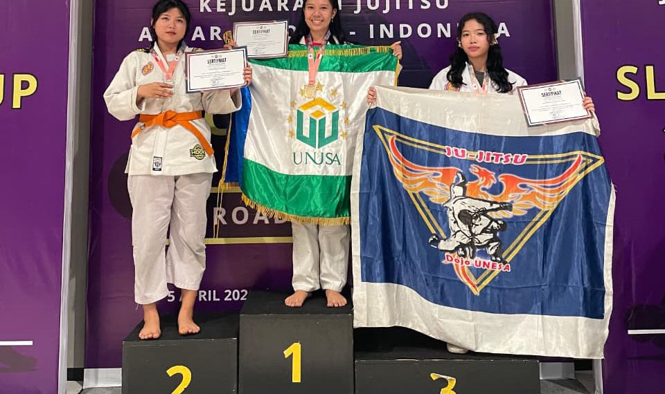 Lince Jirneis Zalukhu mahasiswi Unusa juara pertama Jujitsu kategori Komite Amatir Senior Putri U17 Kelas D.