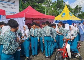 Siswa SMP Negeri 2 Wonoayu Serbu ‘School Expo 2026’ Karya Siswa SMA SMK