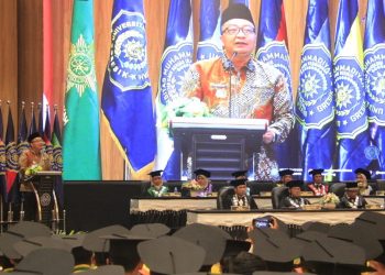 Wisuda ke-48 UMG, Wabup Gresik Ajak Lulusan Jadi Wirausahawan di Tengah Tantangan Global