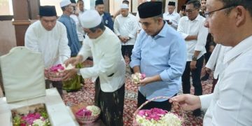 Ziarah ke Makam Habib Abubakar, Ketua MPR Ahmad Muzani Doakan Keselamatan Bangsa