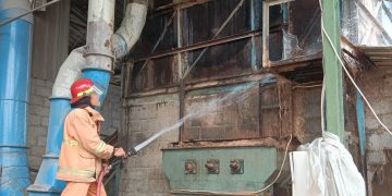 Kebakaran Pabrik Tripleks di Pare Kediri, Kerugian Capai Rp 50 Juta