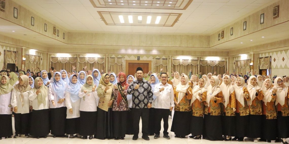 Kukuhkan Pokja Bunda PAUD Gresik, Bupati Yani Tekankan Peran Keluarga dalam Pembentukan Karakter Anak
