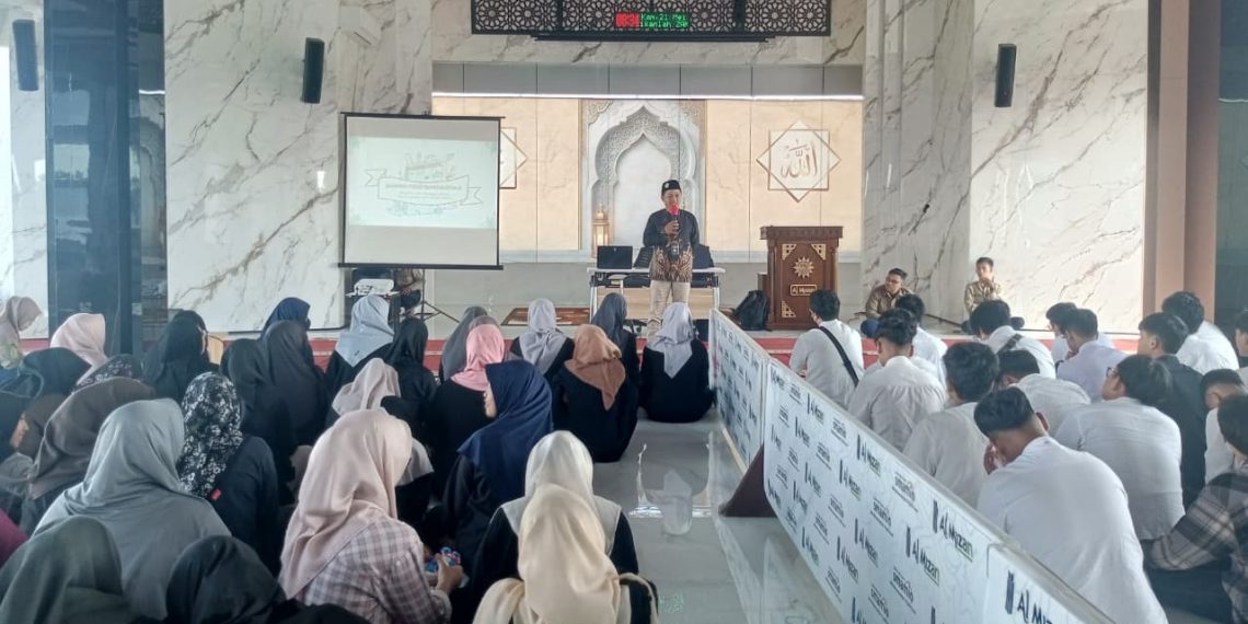 Gandeng Kemenag Gresik, Smamio Bekali Siswanya Sebelum Nikah