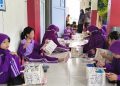 Menggantang Asa di Sumbu Tradisi, Ratusan Kanvas Damar Kurung Tergores di SDN 94 Gresik