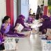 Menggantang Asa di Sumbu Tradisi, Ratusan Kanvas Damar Kurung Tergores di SDN 94 Gresik