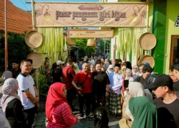 Kunjungi Pasar Panganan Giri Biyen, Gus Yani Dorong Pelestarian Budaya dan Penguatan UMKM
