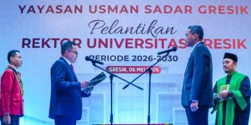 Hadiri Pelantikan Rektor Unigres, Bupati Gresik Tekankan Peran Kampus dalam Penguatan SDM dan Investasi