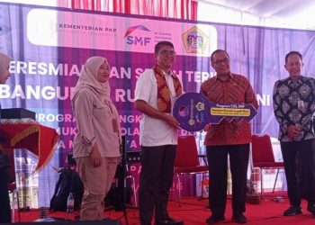 Pemkab Gresik Terima 35 Unit Rumah Layak Huni dari PT SMF untuk Warga Pulopancikan
